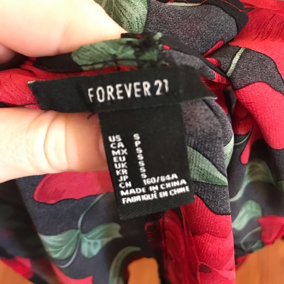 Forever 21 Floral Cropped Top - Picture 3 of 4